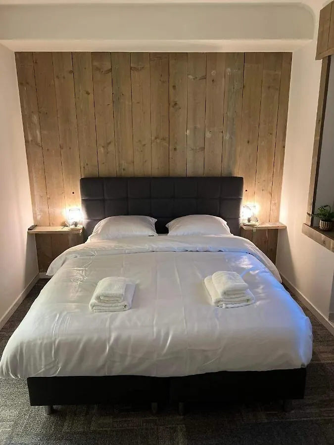 Mooie Kamer In Centrum Brugge Met Badkamer contacts